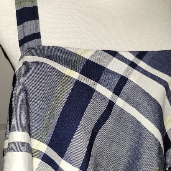 ***3/$30*** Banana Republic Top - Picture 2 of 5